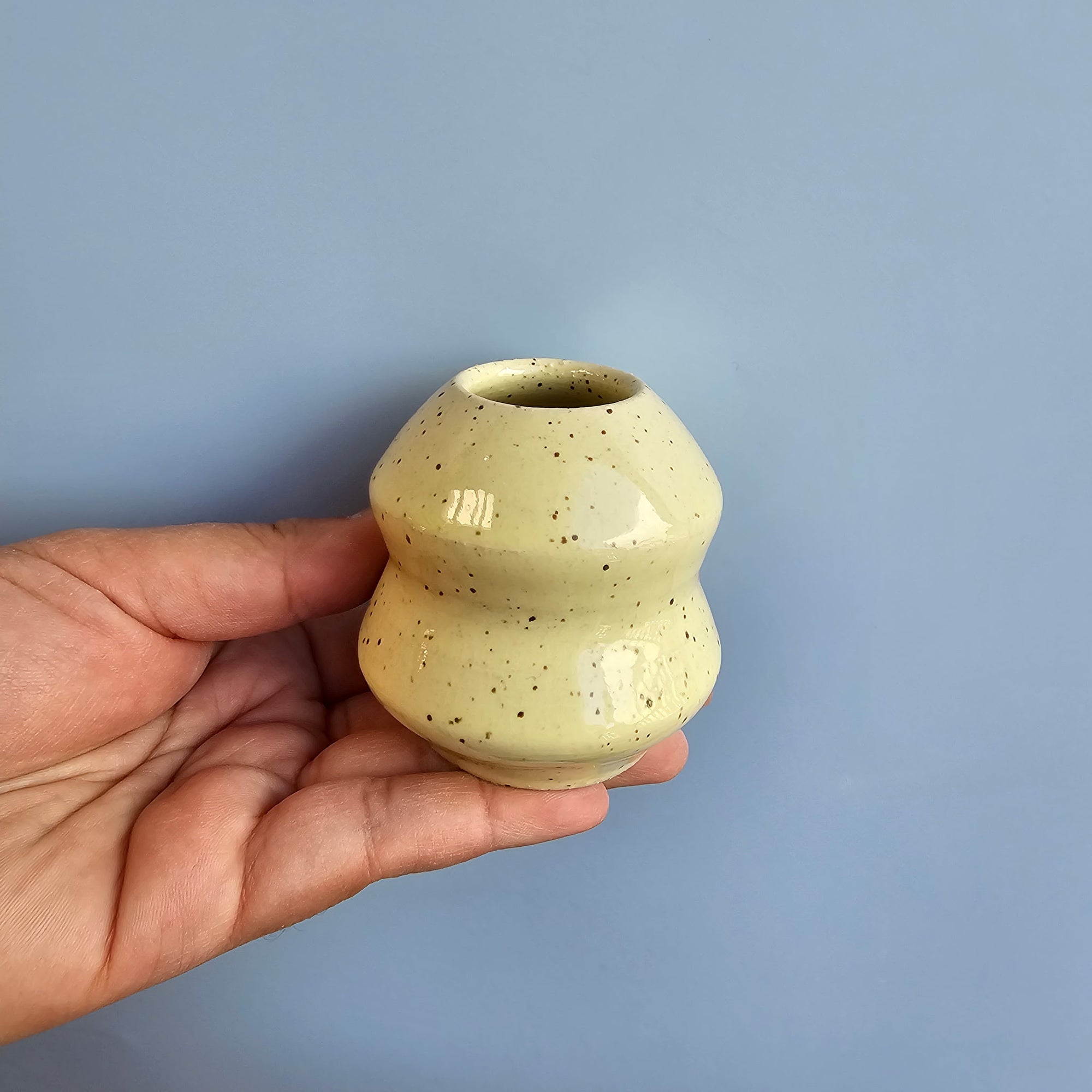SPECKLED LEMON BUD VASE