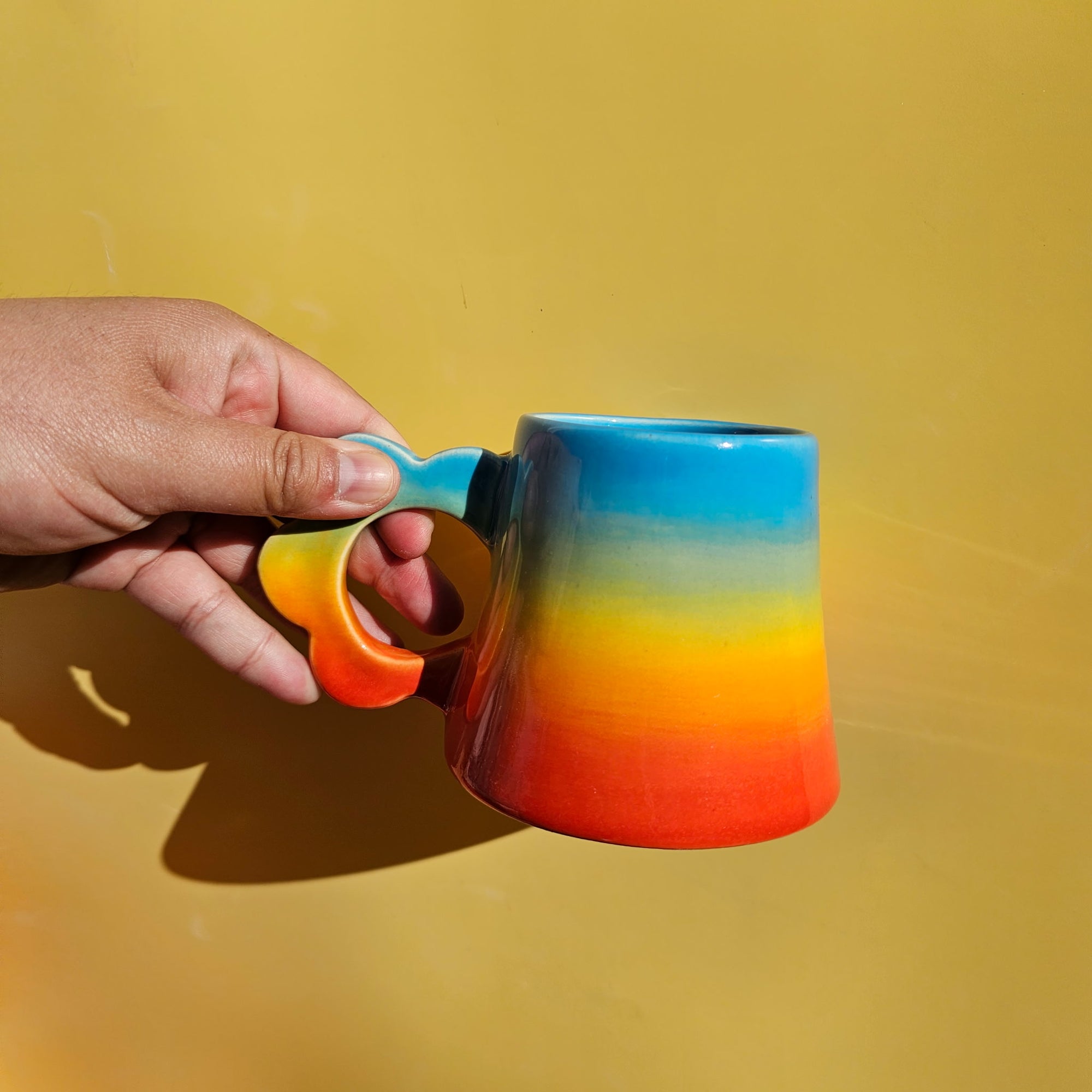 RAINBOW DAISY MUG