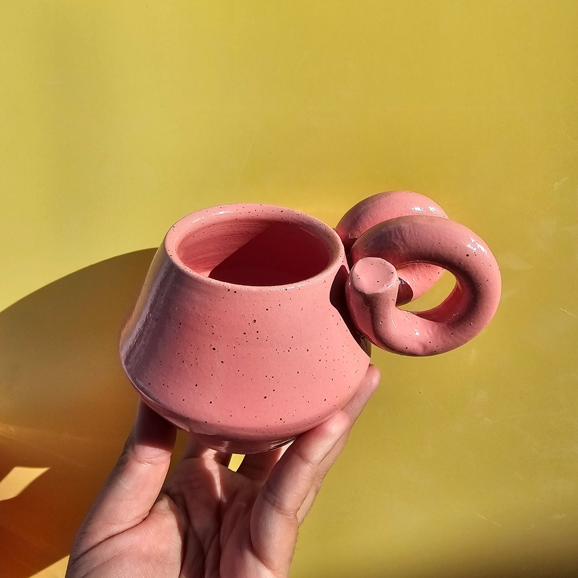 FLAMINGO SPECKLED TWISTY MUG