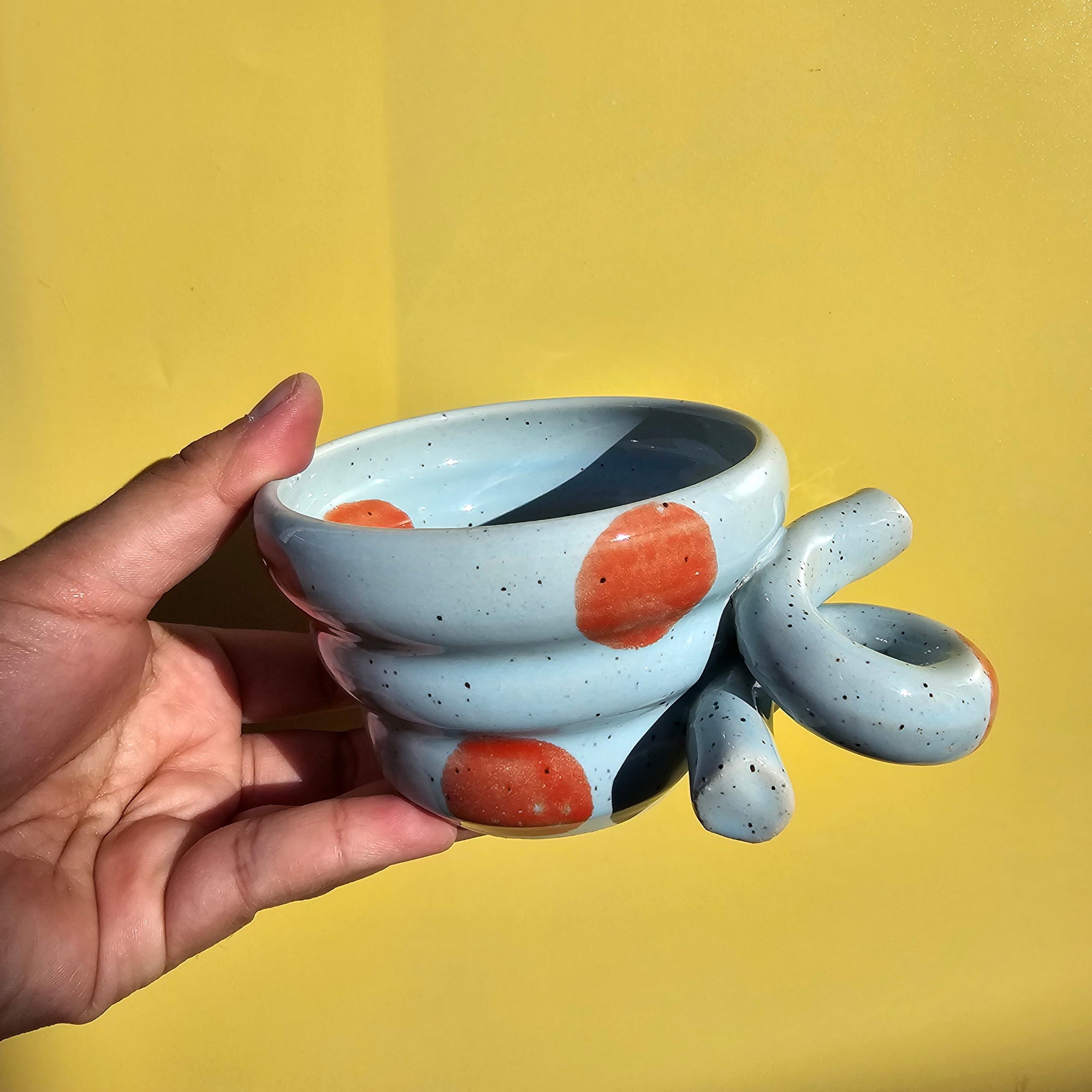 BLUE SKY POLKADOT WAVY LOOP MUG