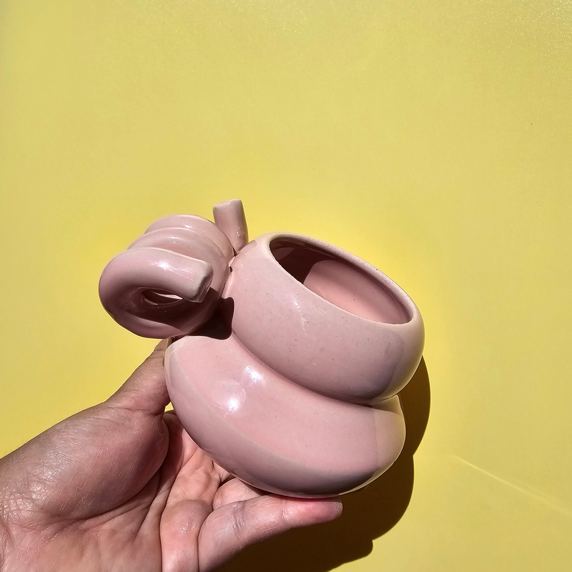 PUFF ABSTRACT CORKSCREW MUG