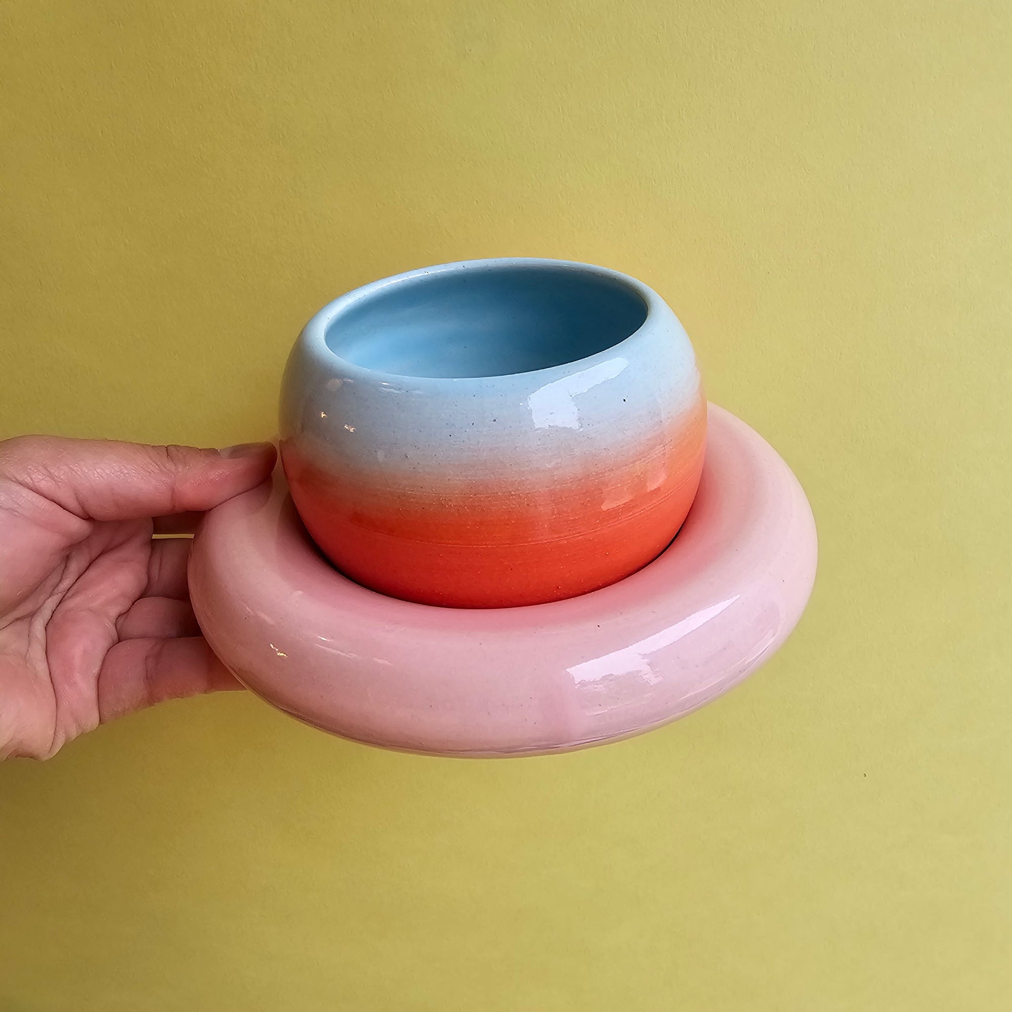 BOMB POP ROUND CUP AND SAUCER