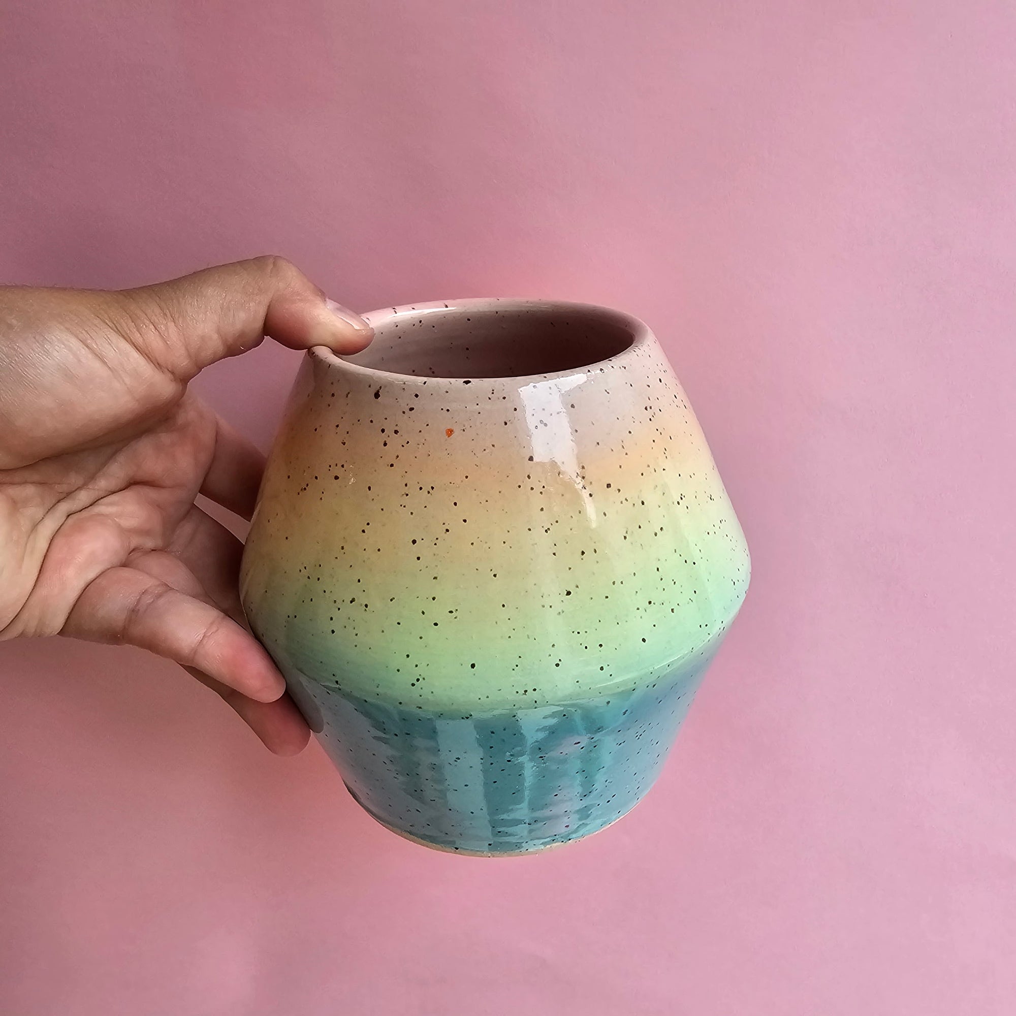 PASTEL RAINBOW DIAMOND VASE