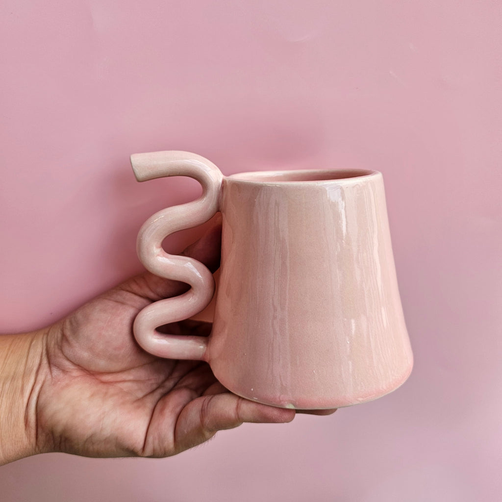 PINKY SQUIGGLE MUG