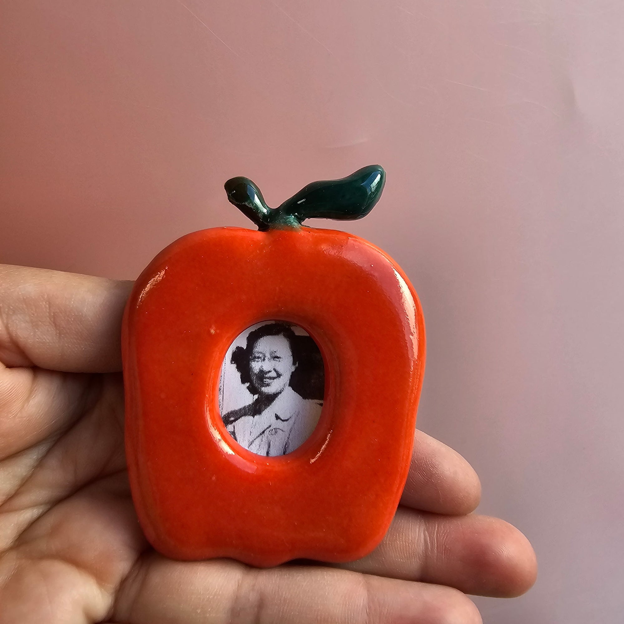 RED APPLE PORTAL FRAME!