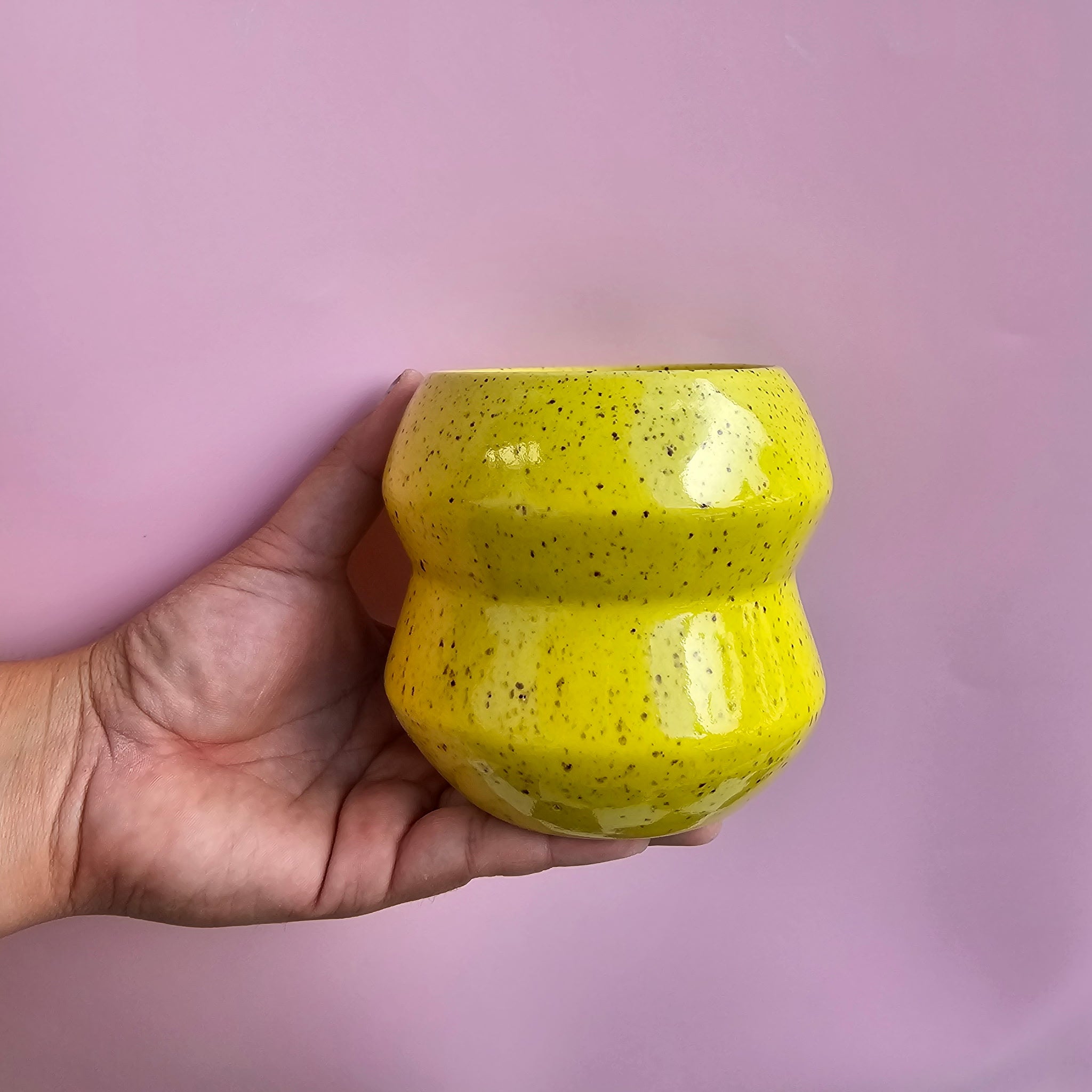 CHARTREUSE SPECKLED ANGLES CUP