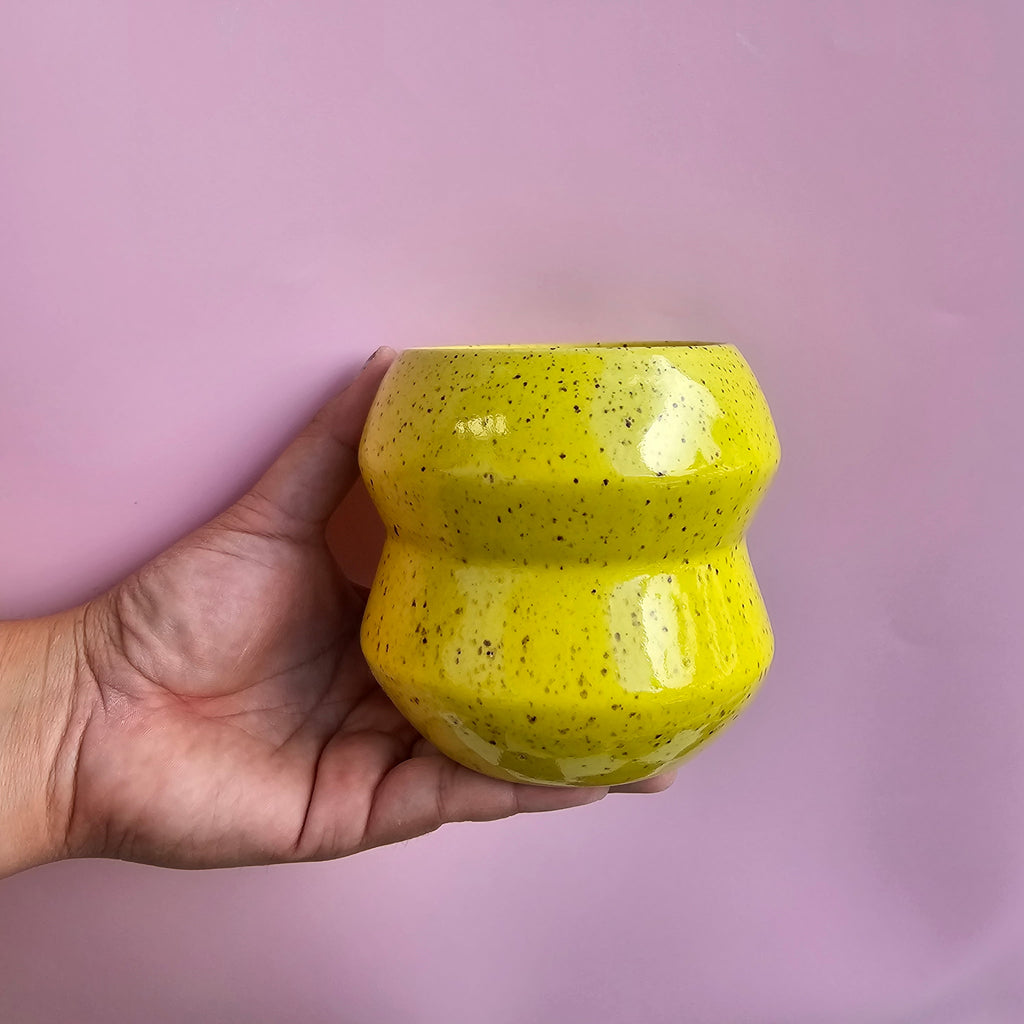 CHARTREUSE SPECKLED ANGLES CUP