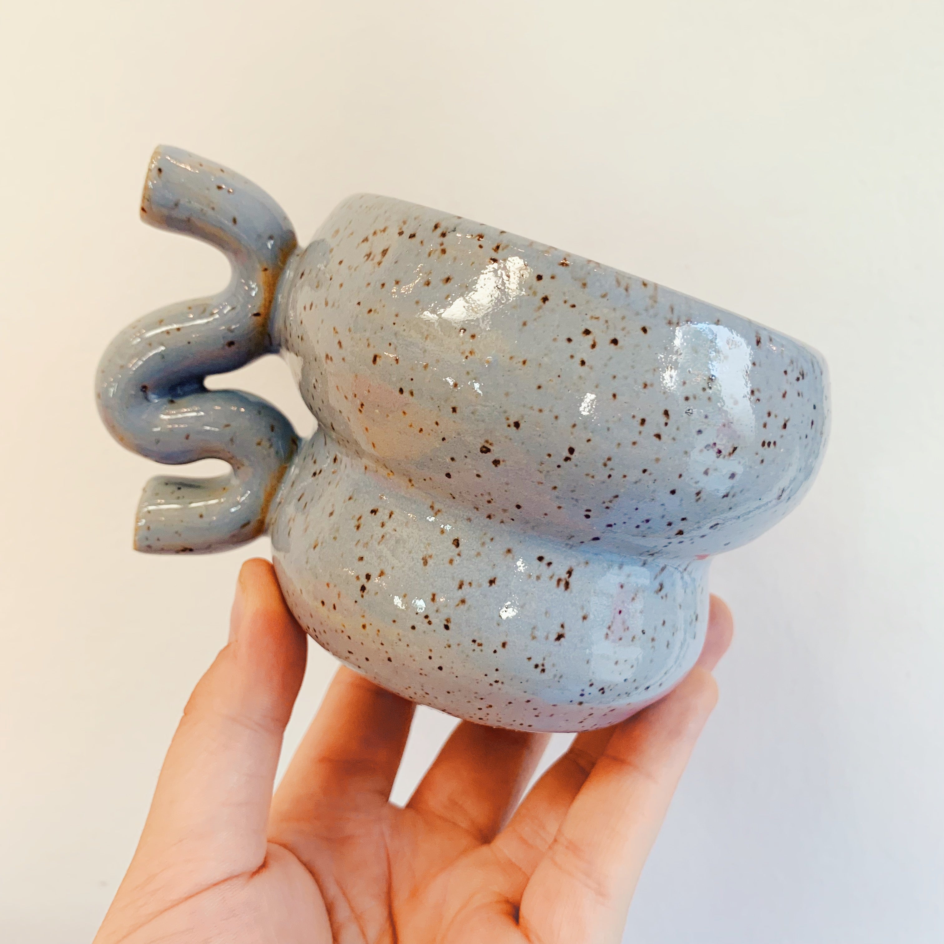 MOONSTONE SPECKLED WIGGLE MUG