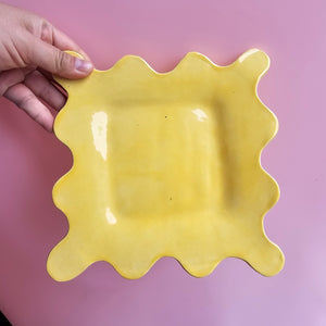 RAVIOLI SQUARE SQUIGGLE PLATE