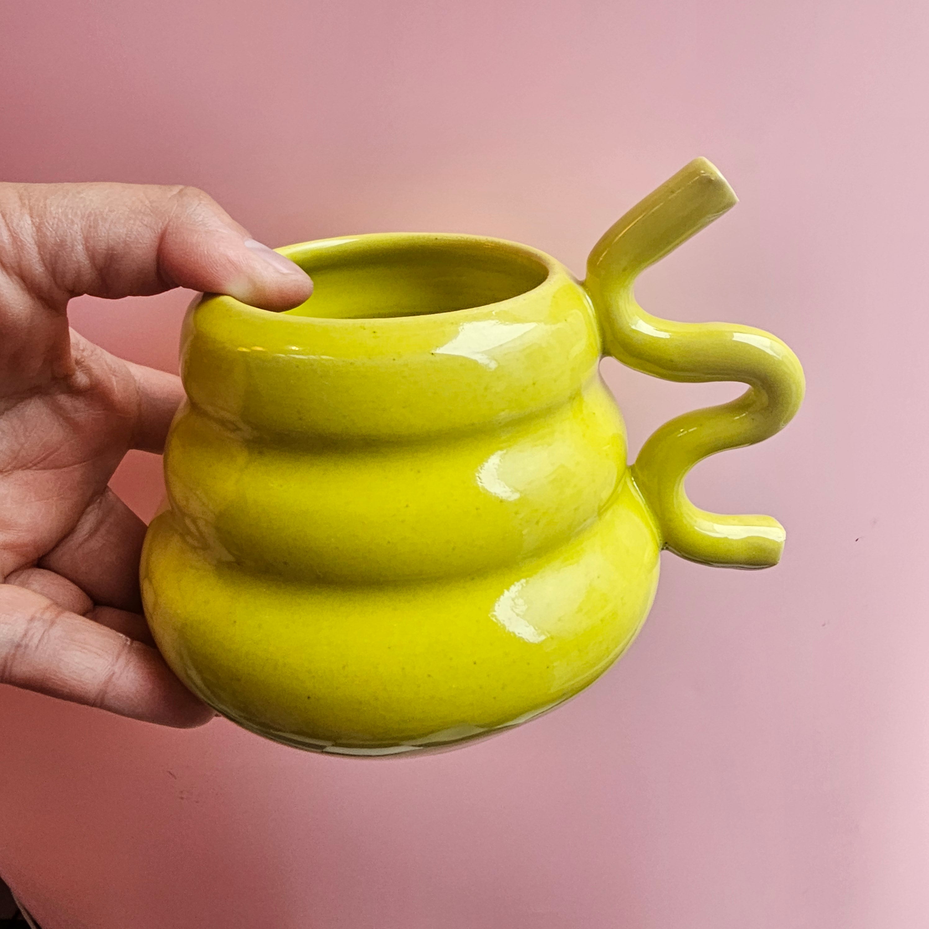 CHARTREUSE CHUBBY SQUIGGLE MUG