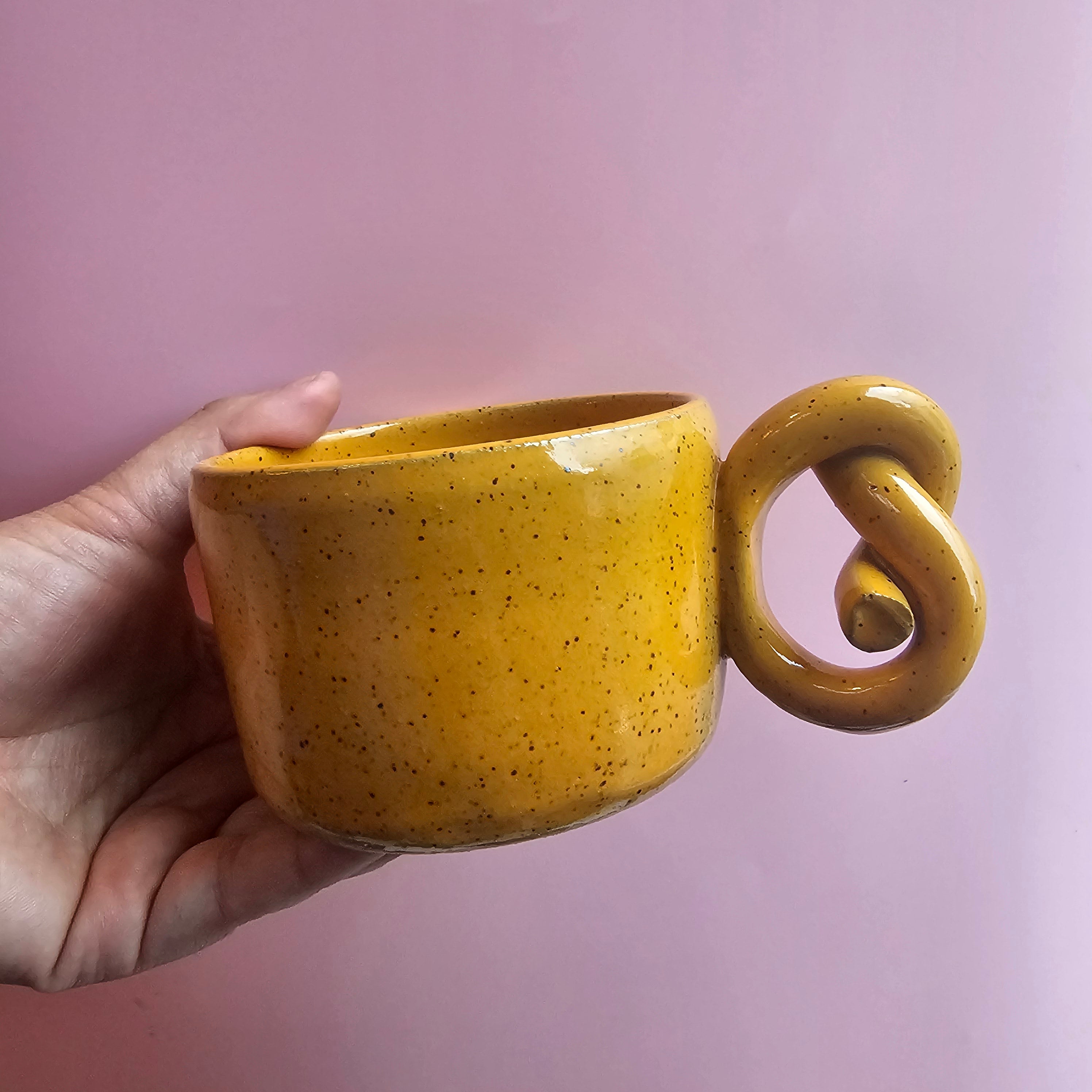 MANGO KNOT MUG