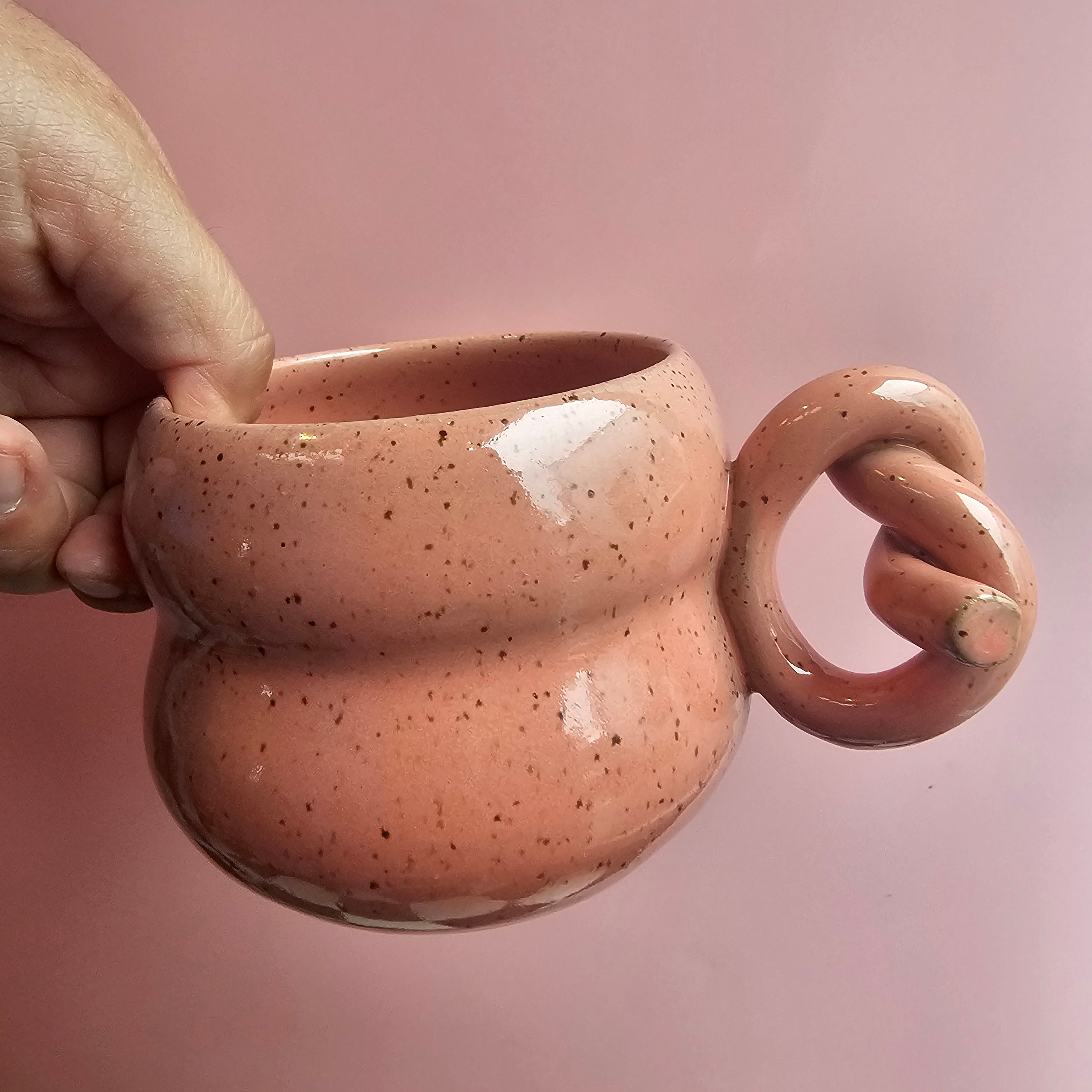 FLAMINGO VENUS KNOT MUG