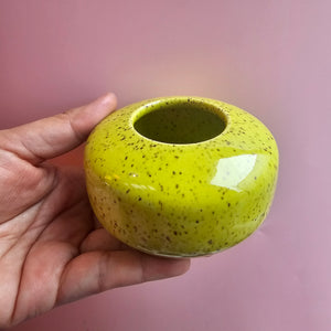 MINI CHARTREUSE SQUASH VASE