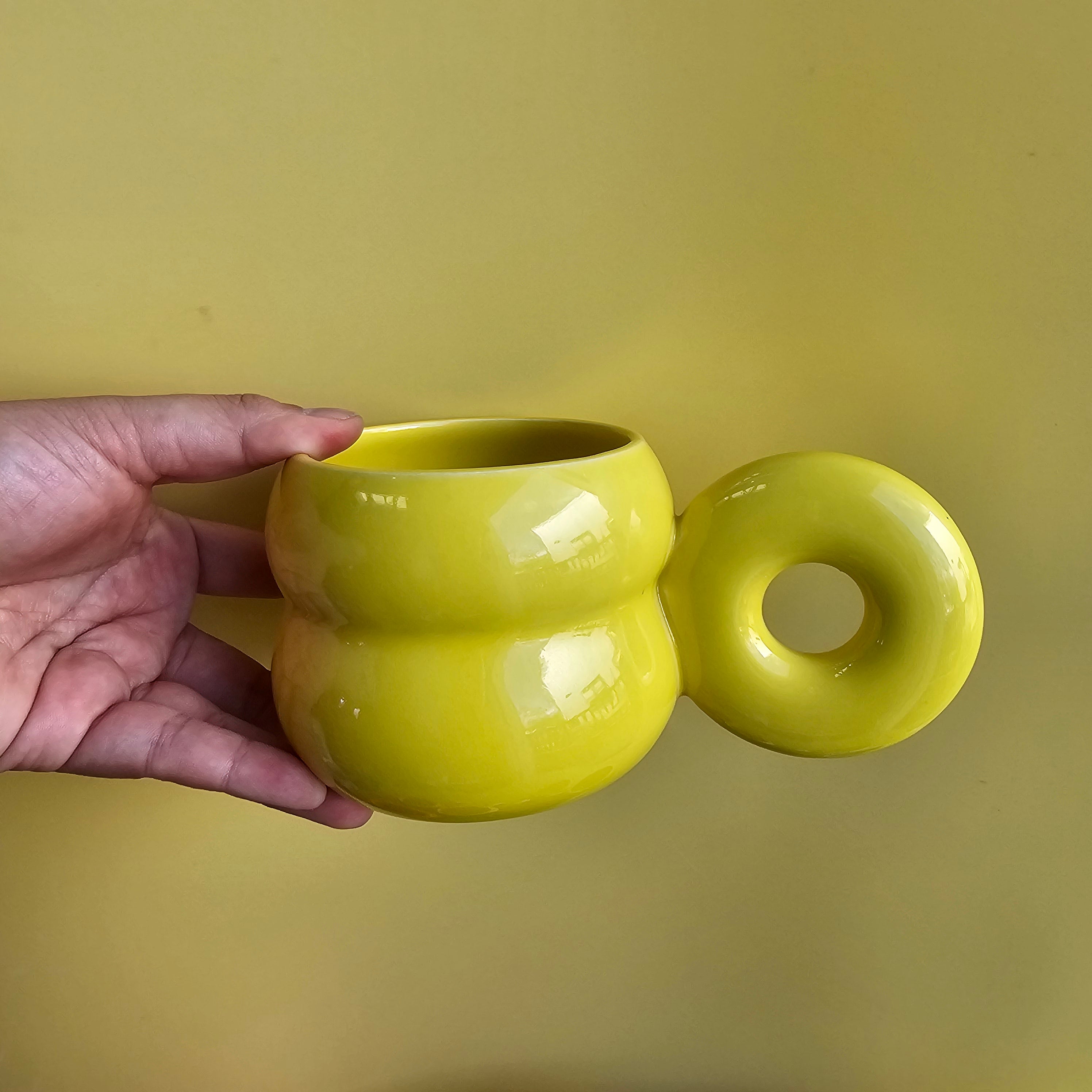 SUNNY VENUS DONUT MUG