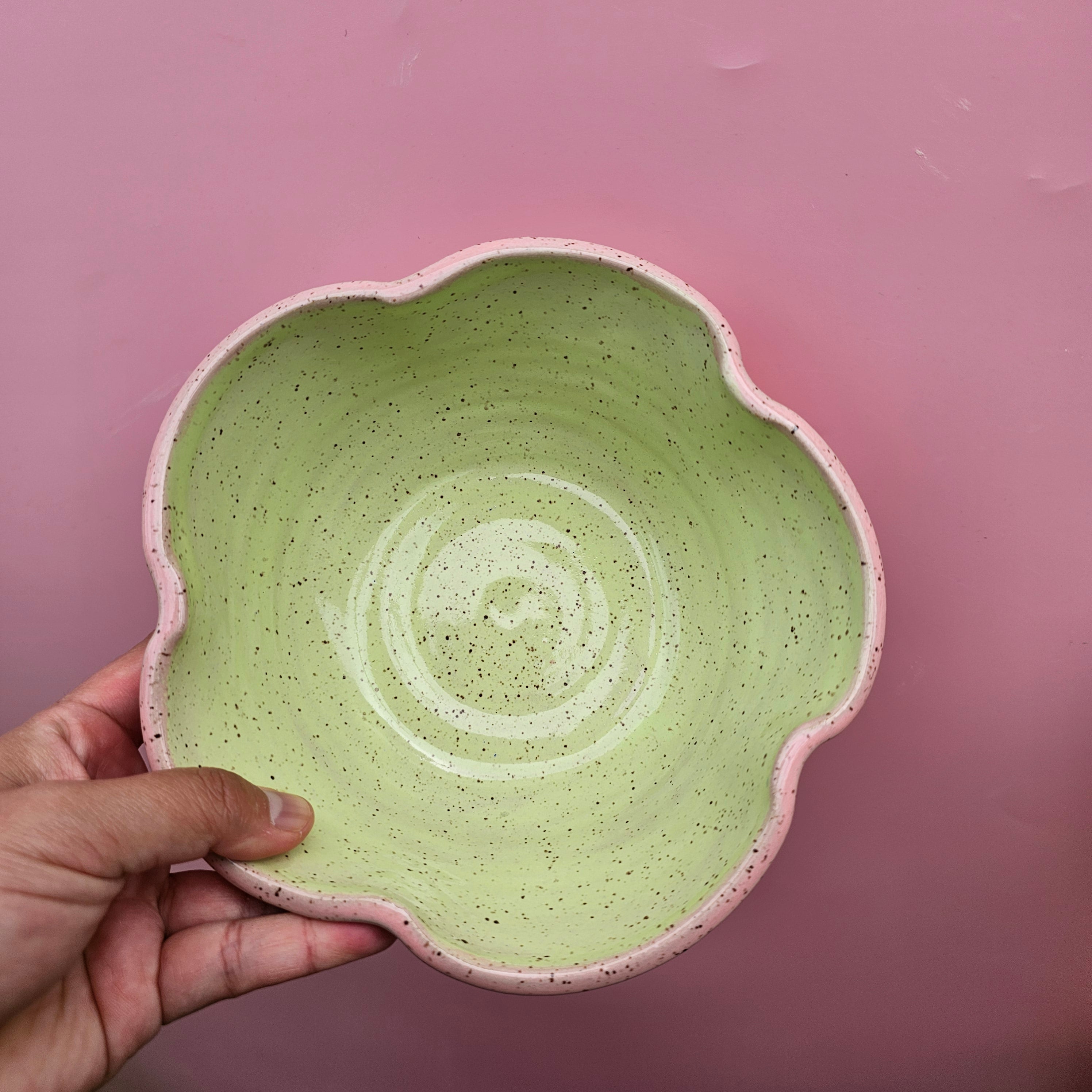 PINKY MINTY DAISY FLOWER MATCHA BOWL