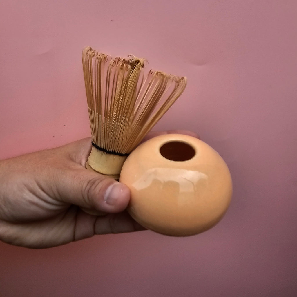 MATCHA WHISK HOLDER PEACHY BLOB