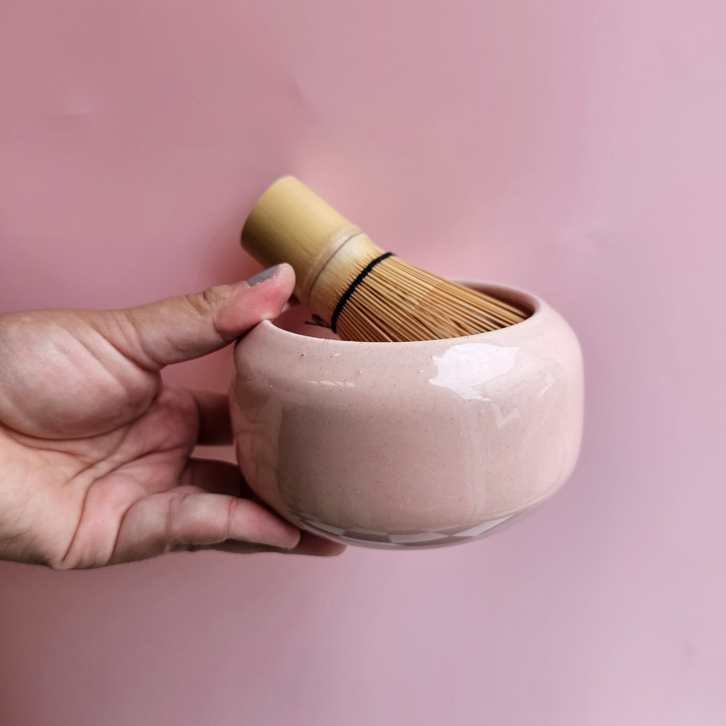 PINKY BLOB MATCHA BOWL