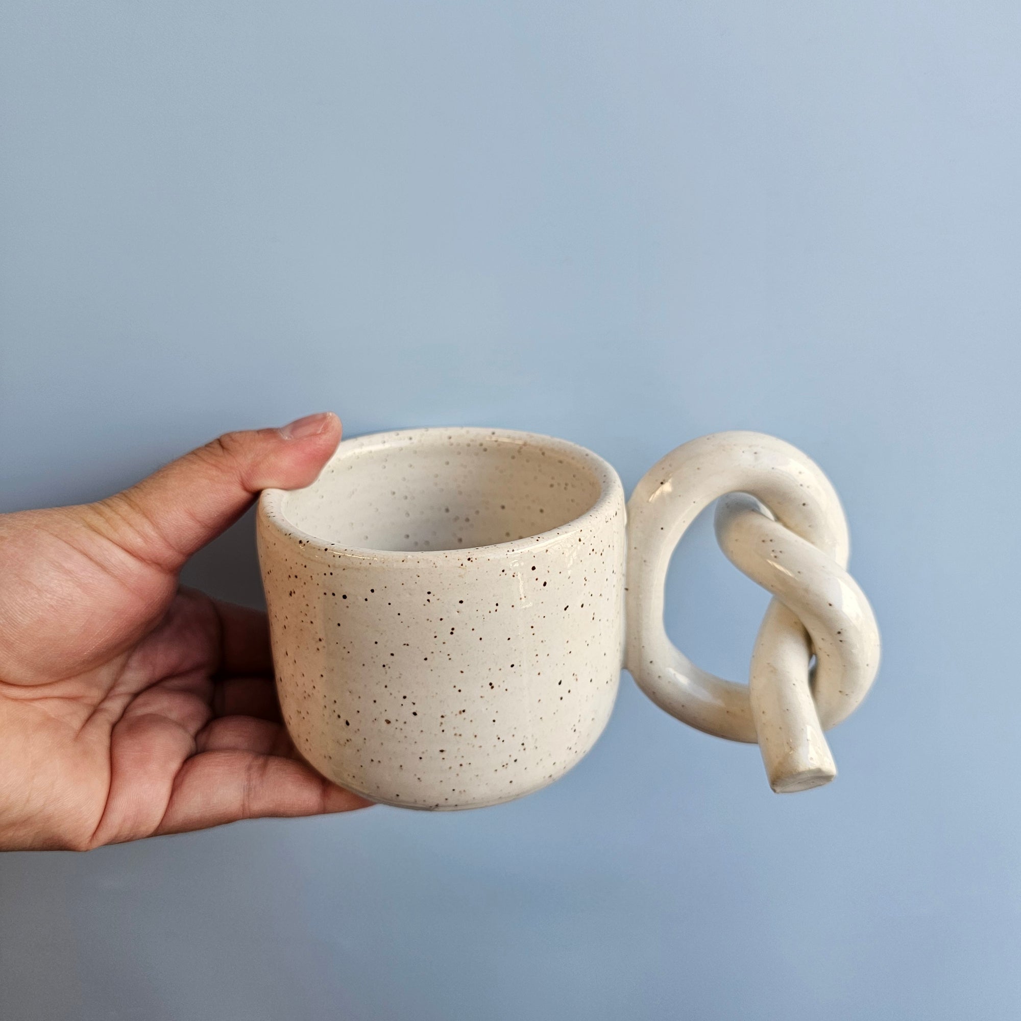 MOCHI KNOT SPECKLED MUG