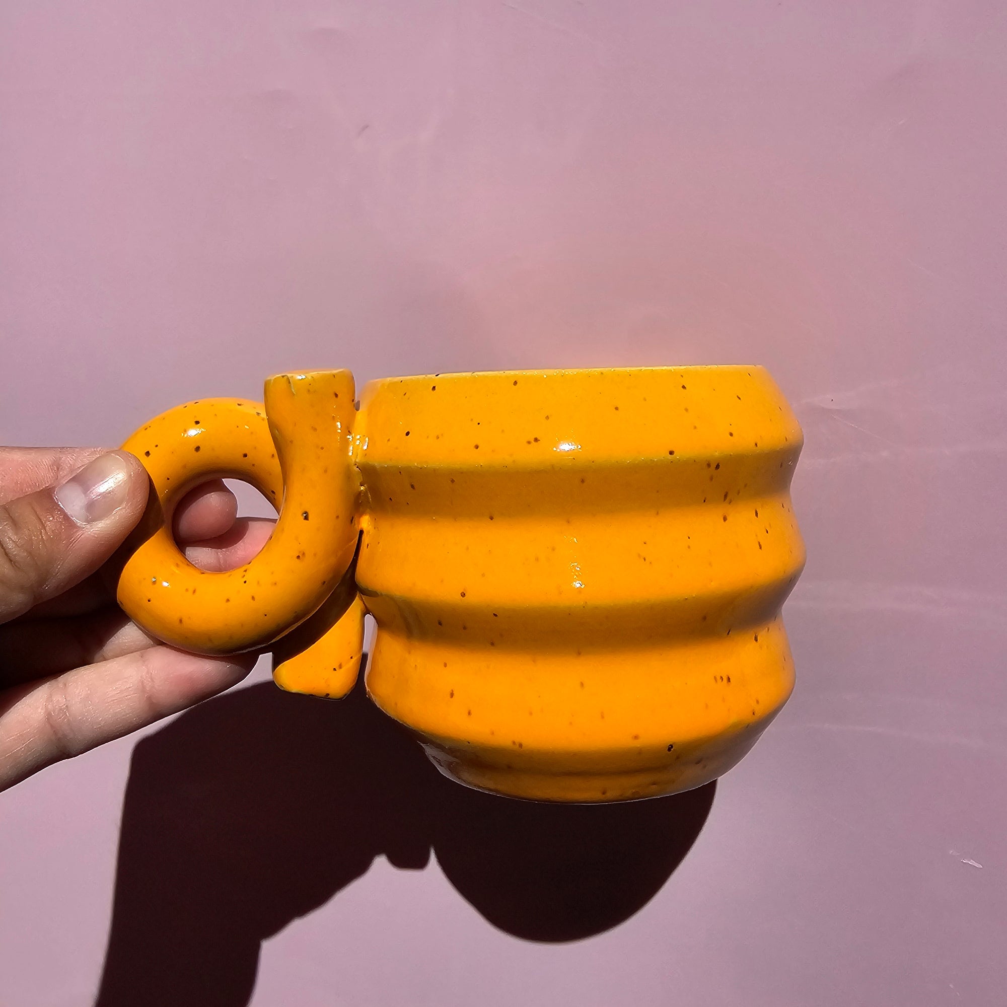 MANGO ZIG ZAG LOOP MUG