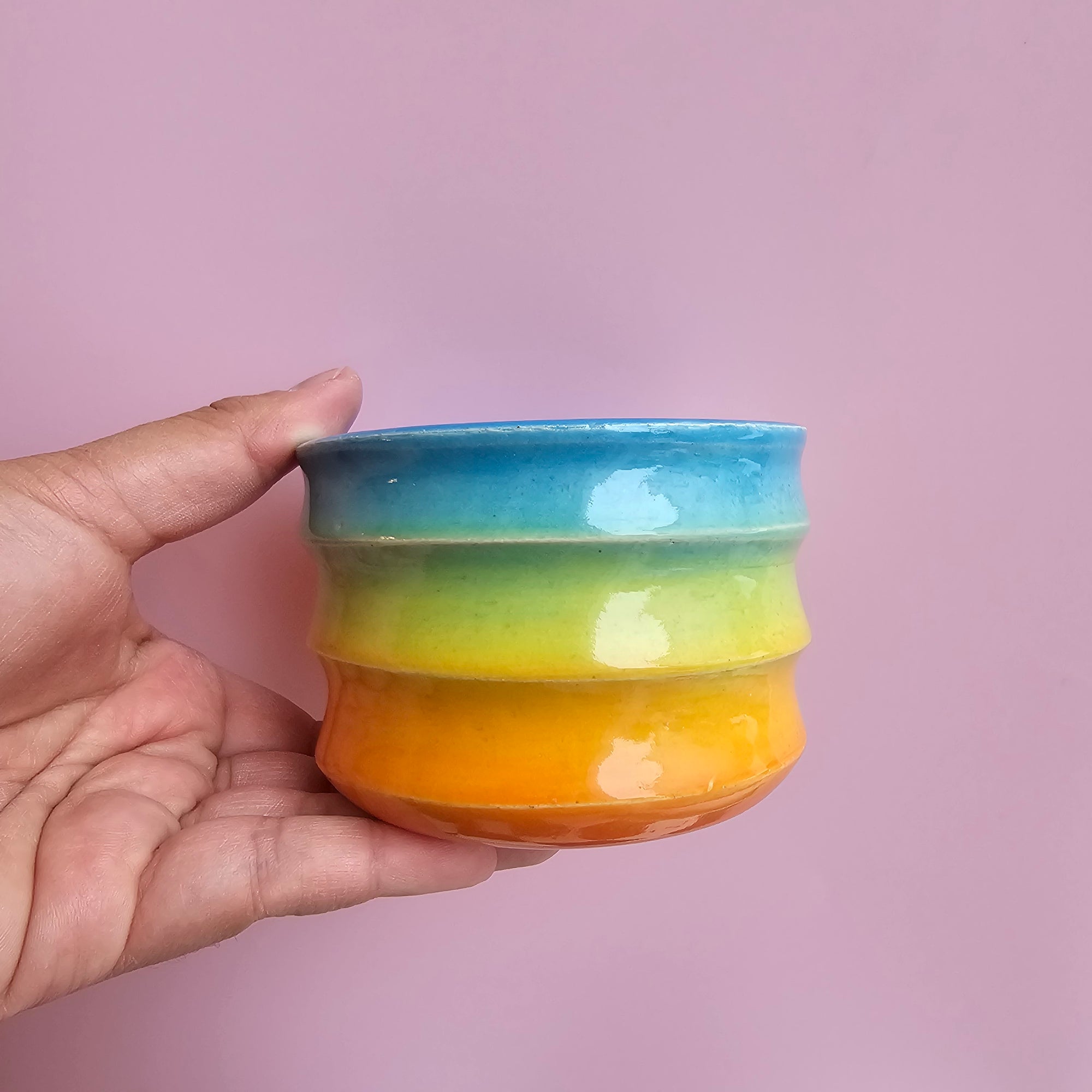 RAINBOW CURVES CUP