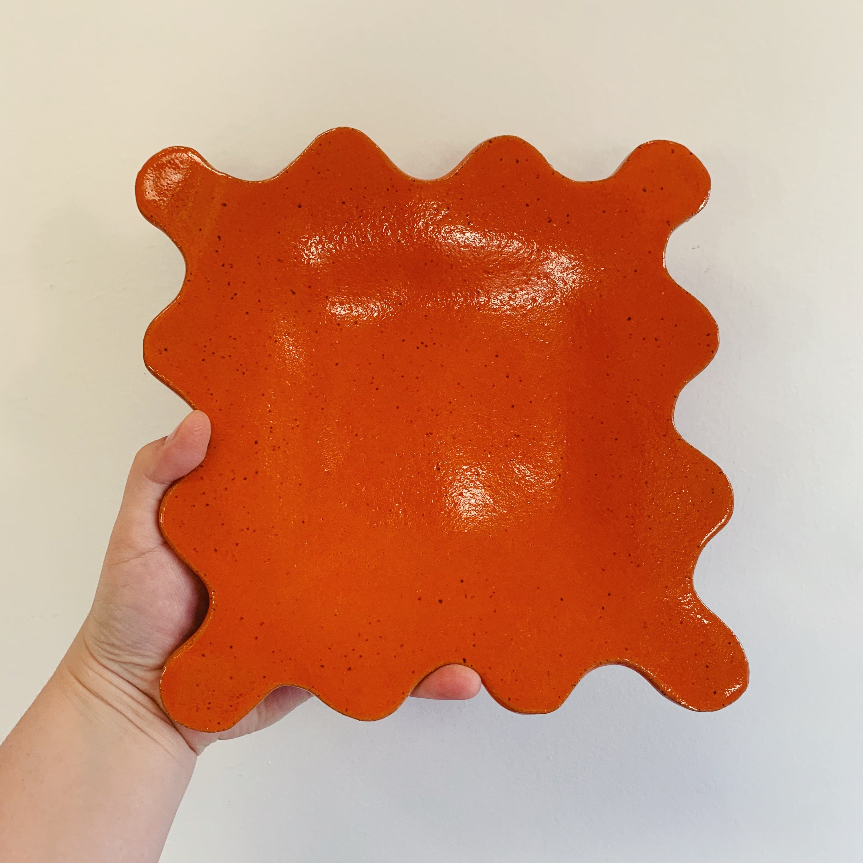 *SECONDS* PERSIMMON SPECKLED SQUARE WIGGLE PLATE