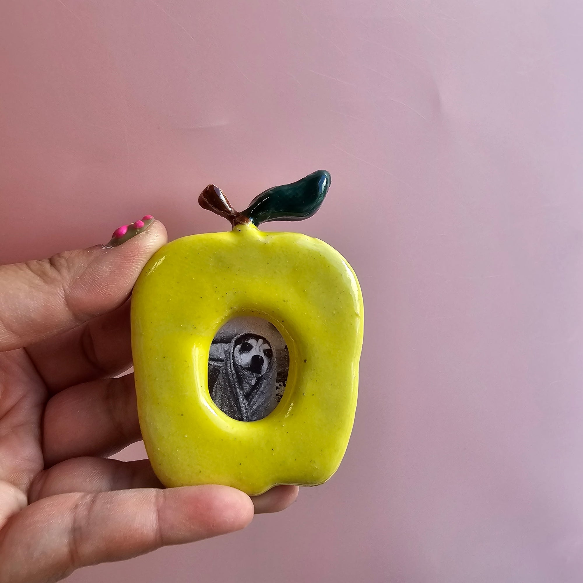 GRANNY SMITH APPLE PORTAL FRAME!