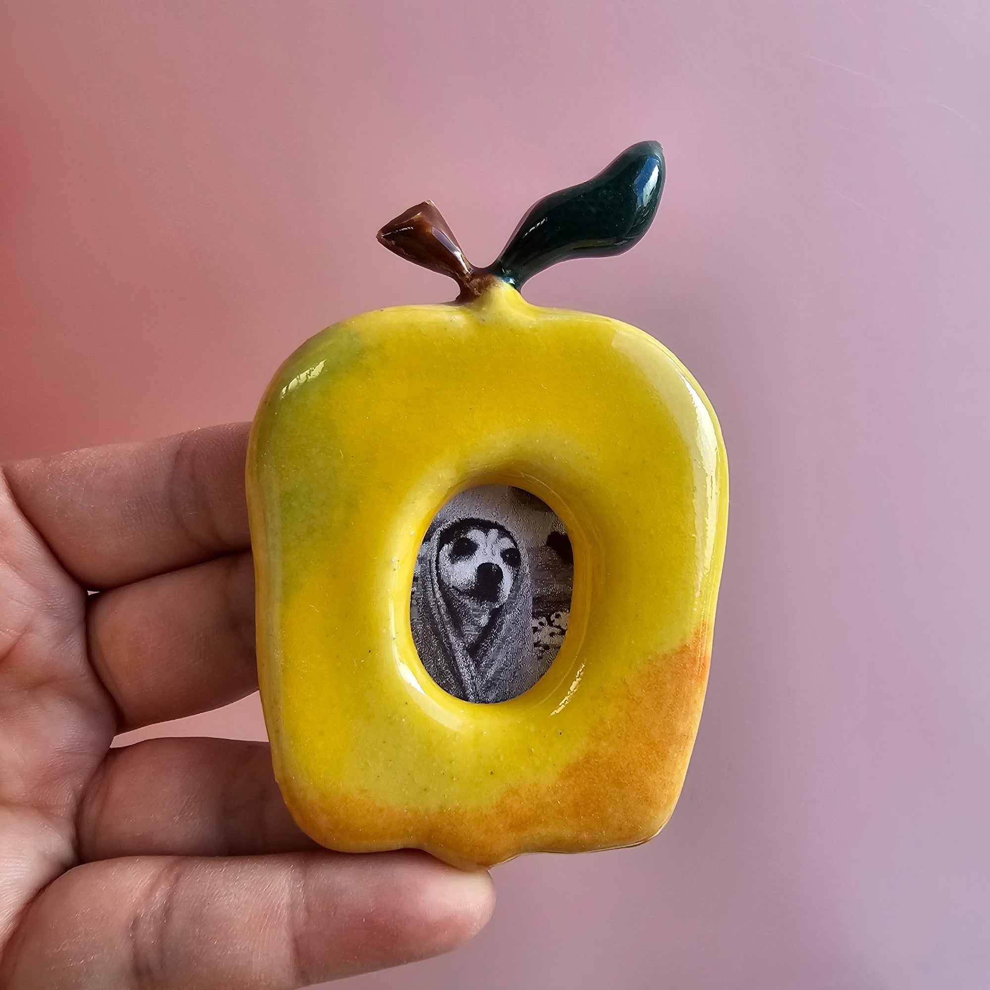 GOLDEN APPLE PORTAL FRAME!