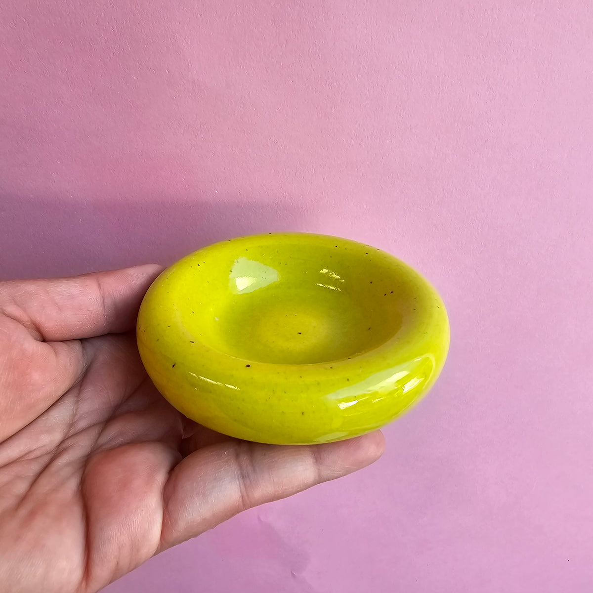 CHARTREUSE LIGHT SPECKLE SAUCE DISH
