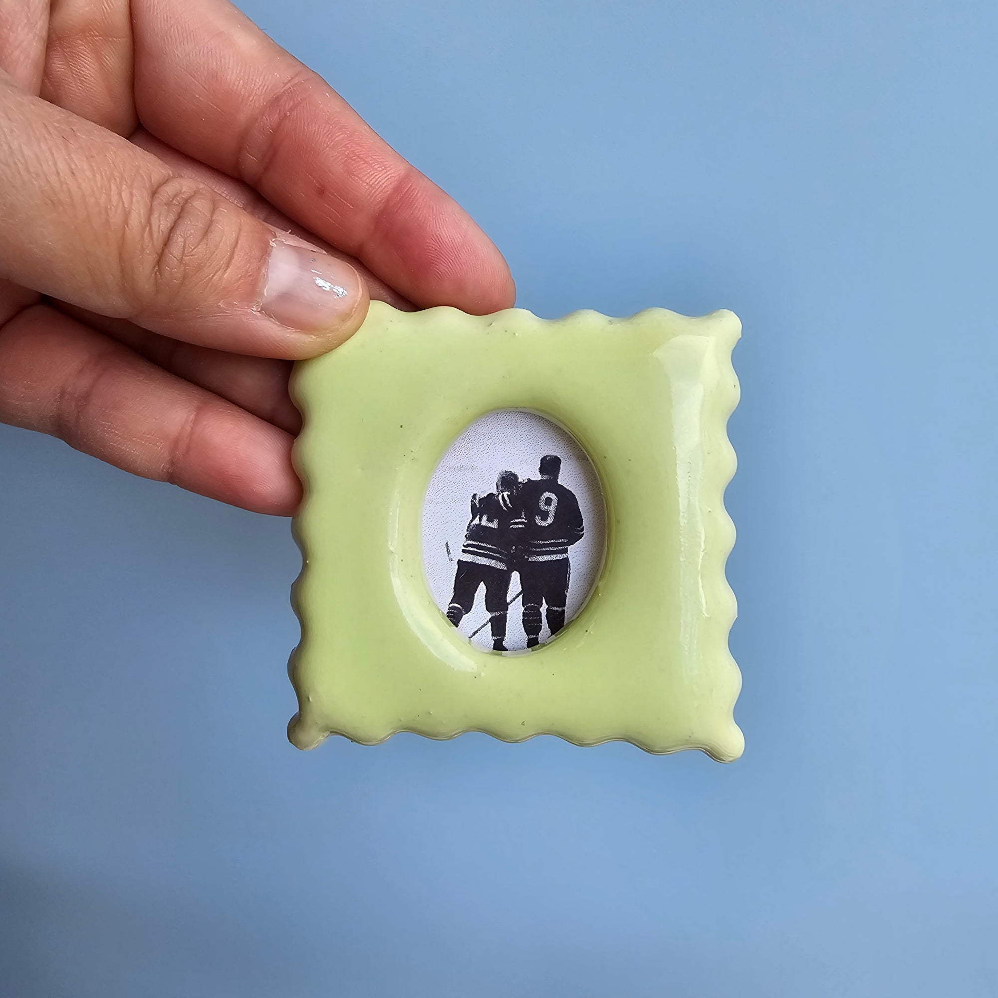 MINTY MINI SQAURE OVAL PORTAL FRAME!