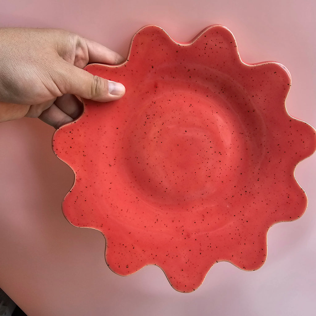 CORAL WIGGLE MEDIUM PLATE