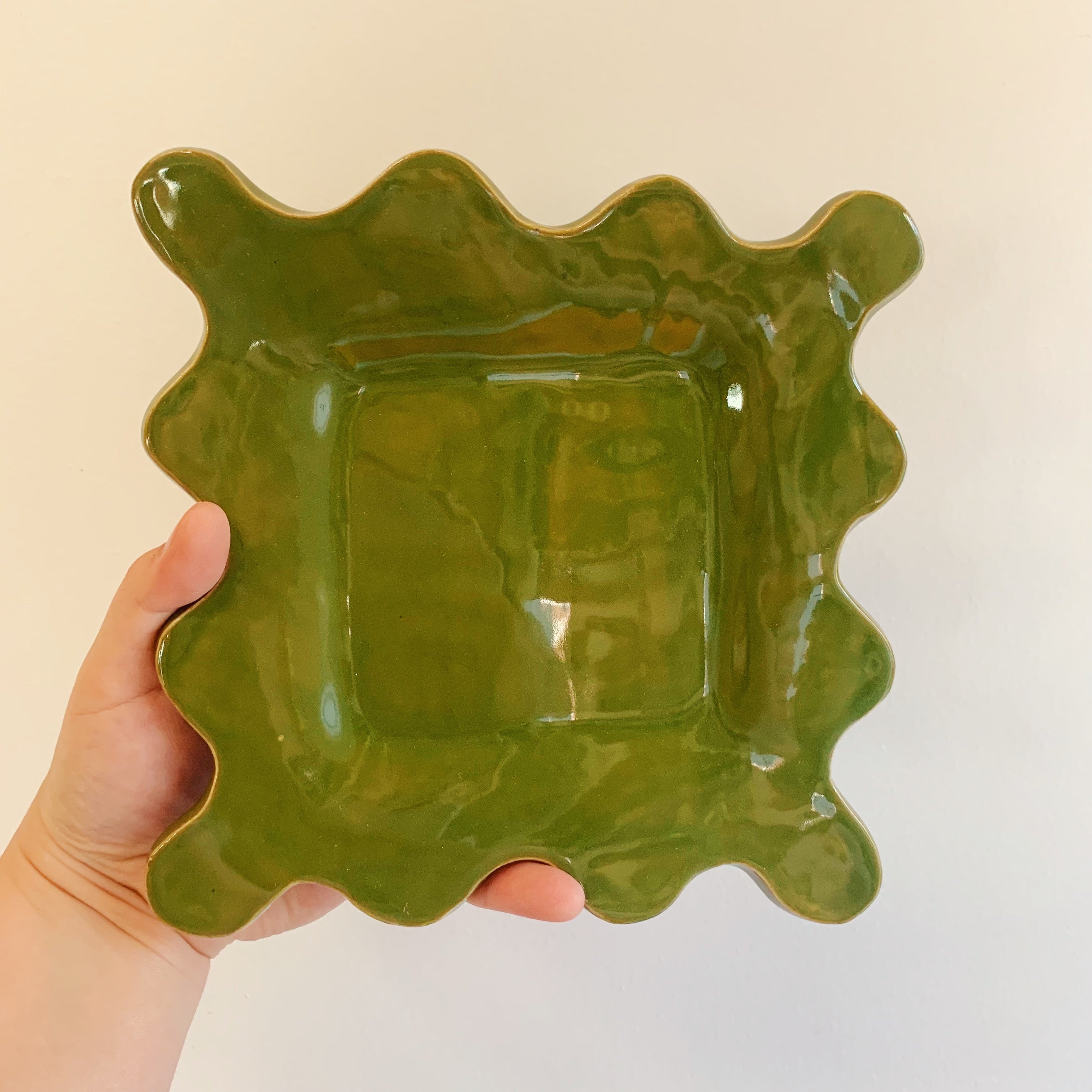 BASIL SQUARE SQUIGGLE PLATE