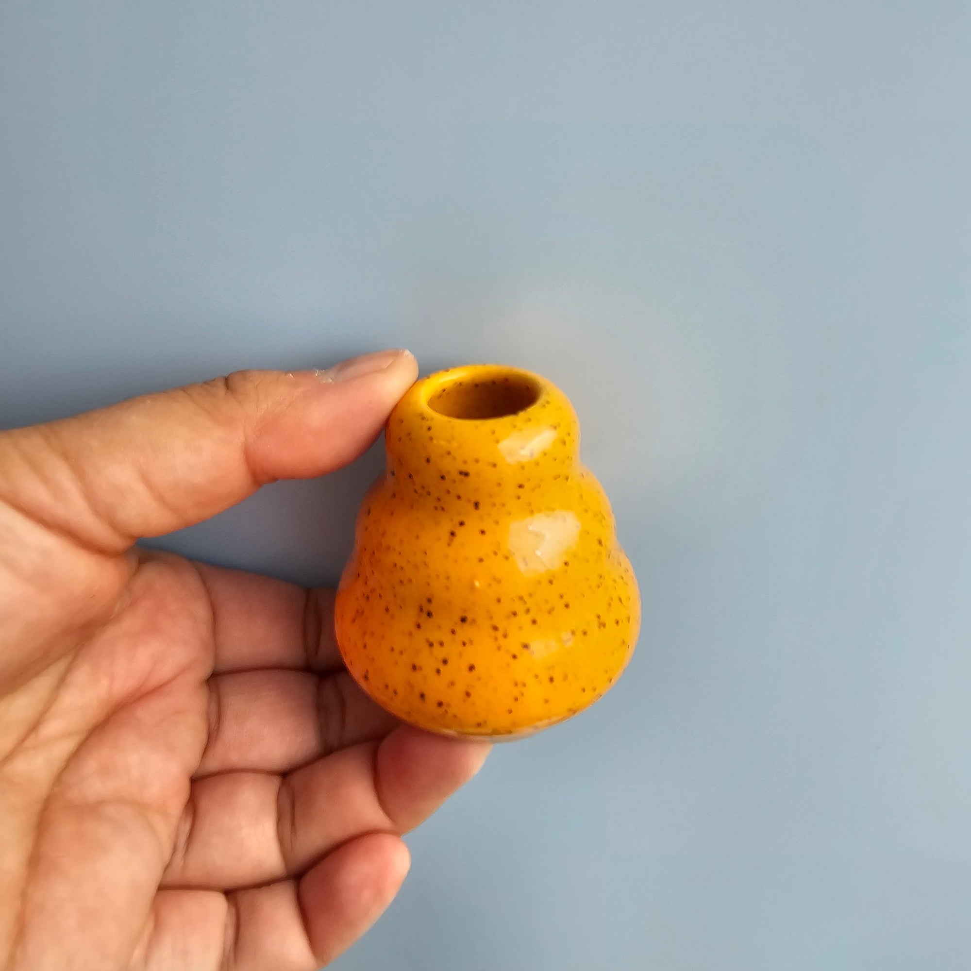 MANGO SPECKLED CHUBBY BUD VASE