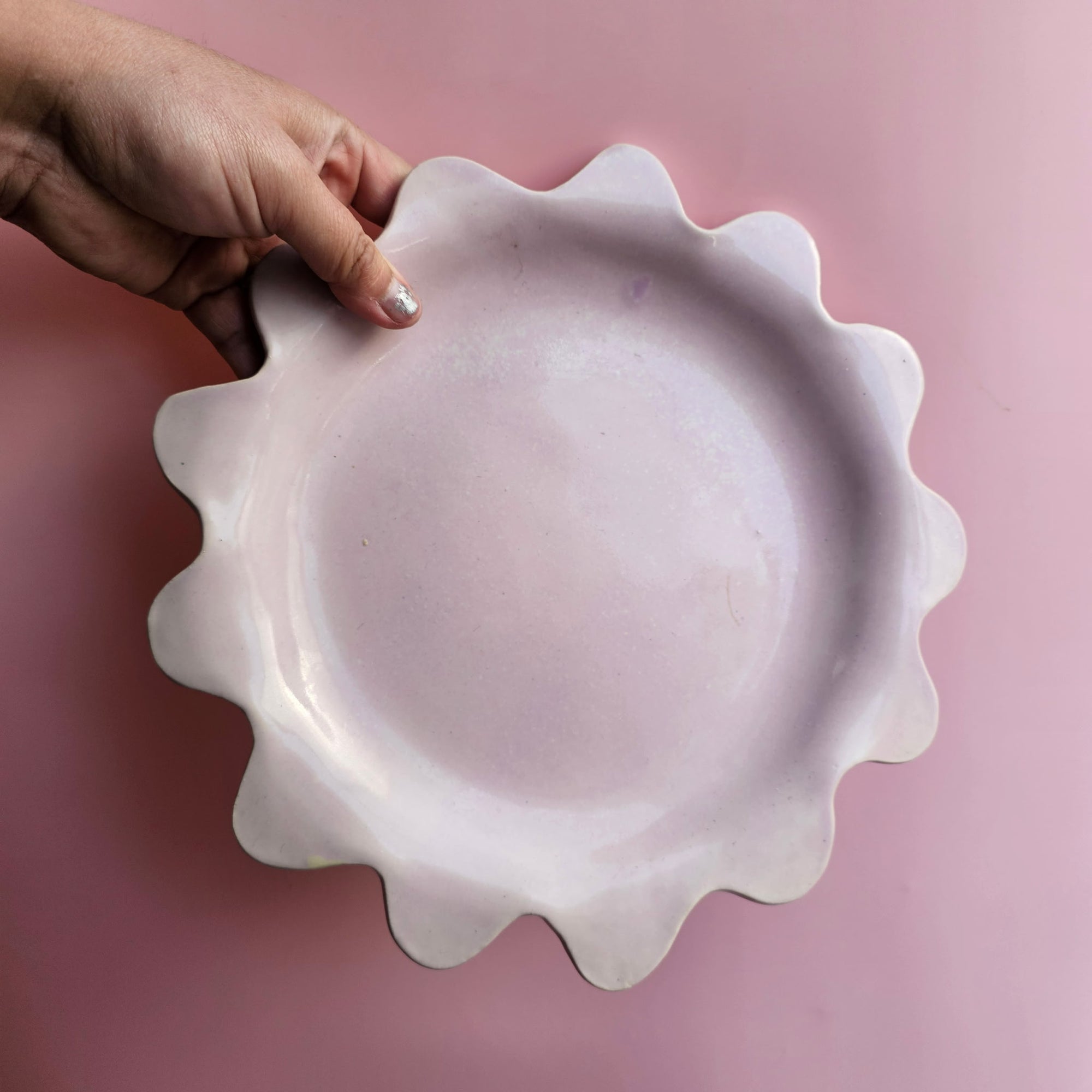 *SECONDS* HINT OF LAVENDER LARGE DAISY PLATE!