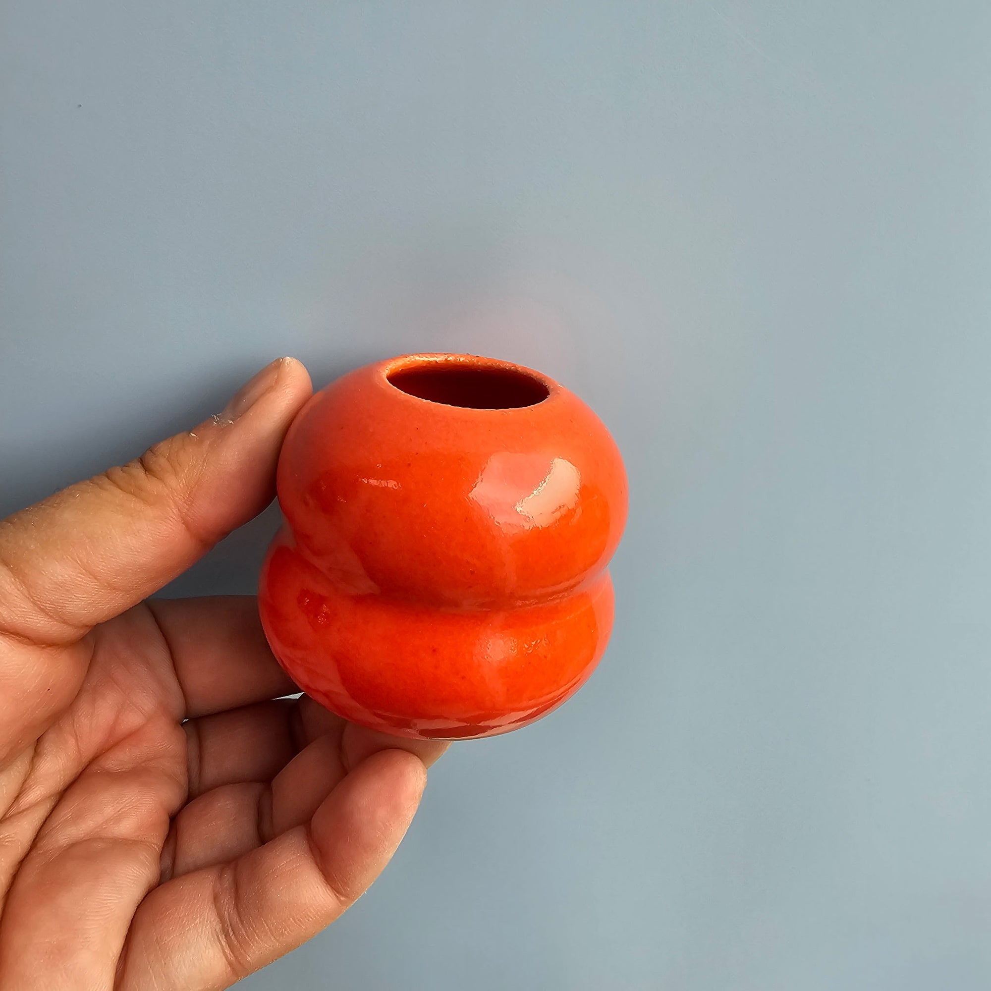 CHERRY VENUS BUD VASE