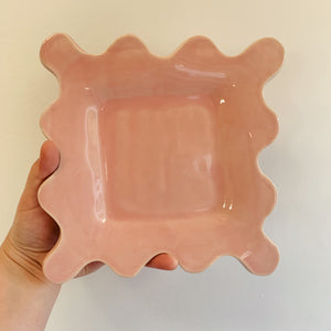 PINKY SQUARE SQUIGGLE PLATE