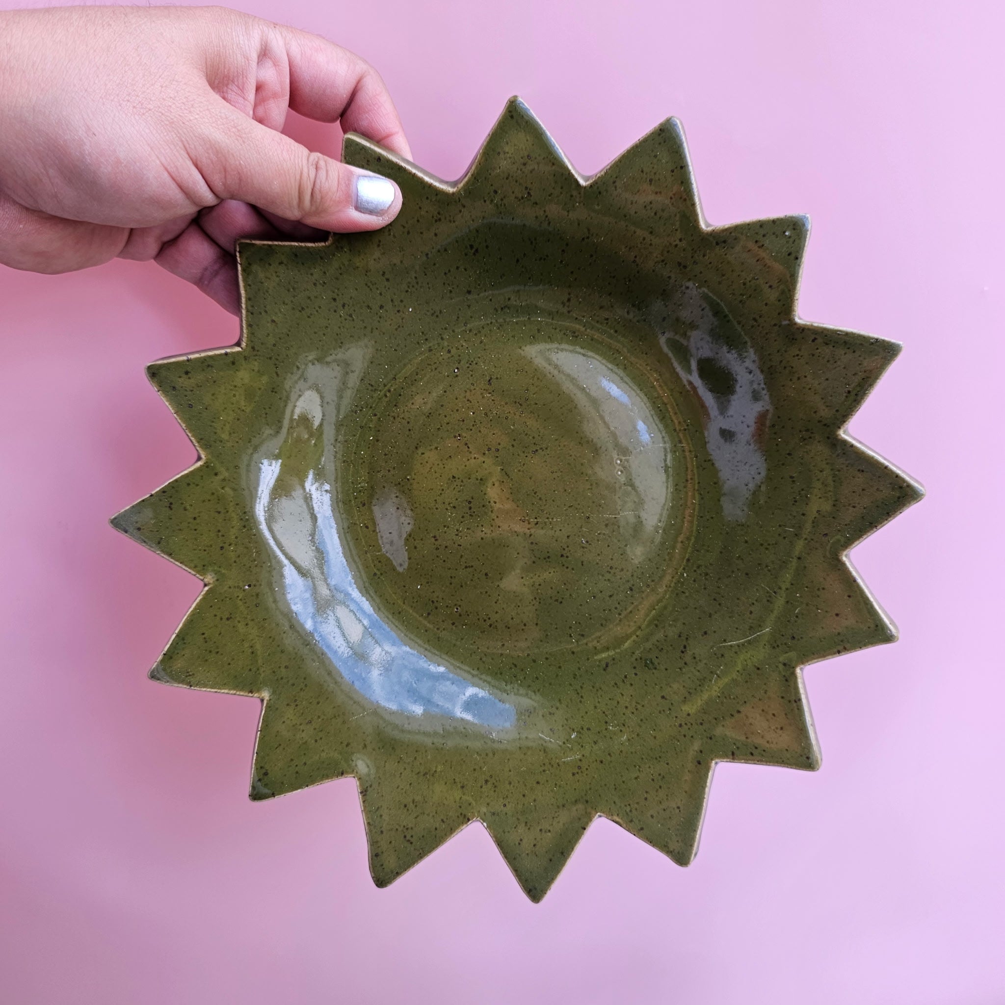 BASIL SPECKLED SPIKE PLATE