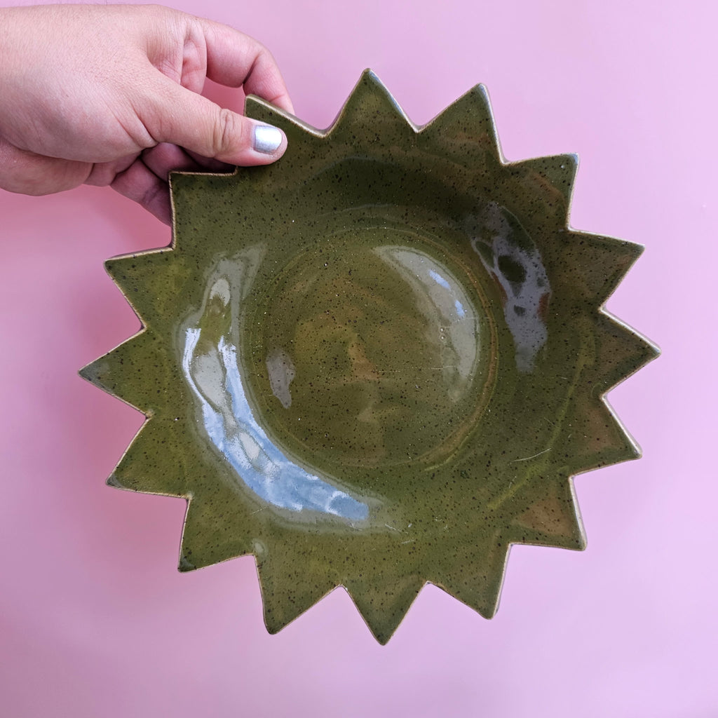 BASIL SPECKLED SPIKE PLATE