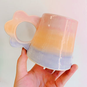 BEACHY SUNSET DAISY MUG