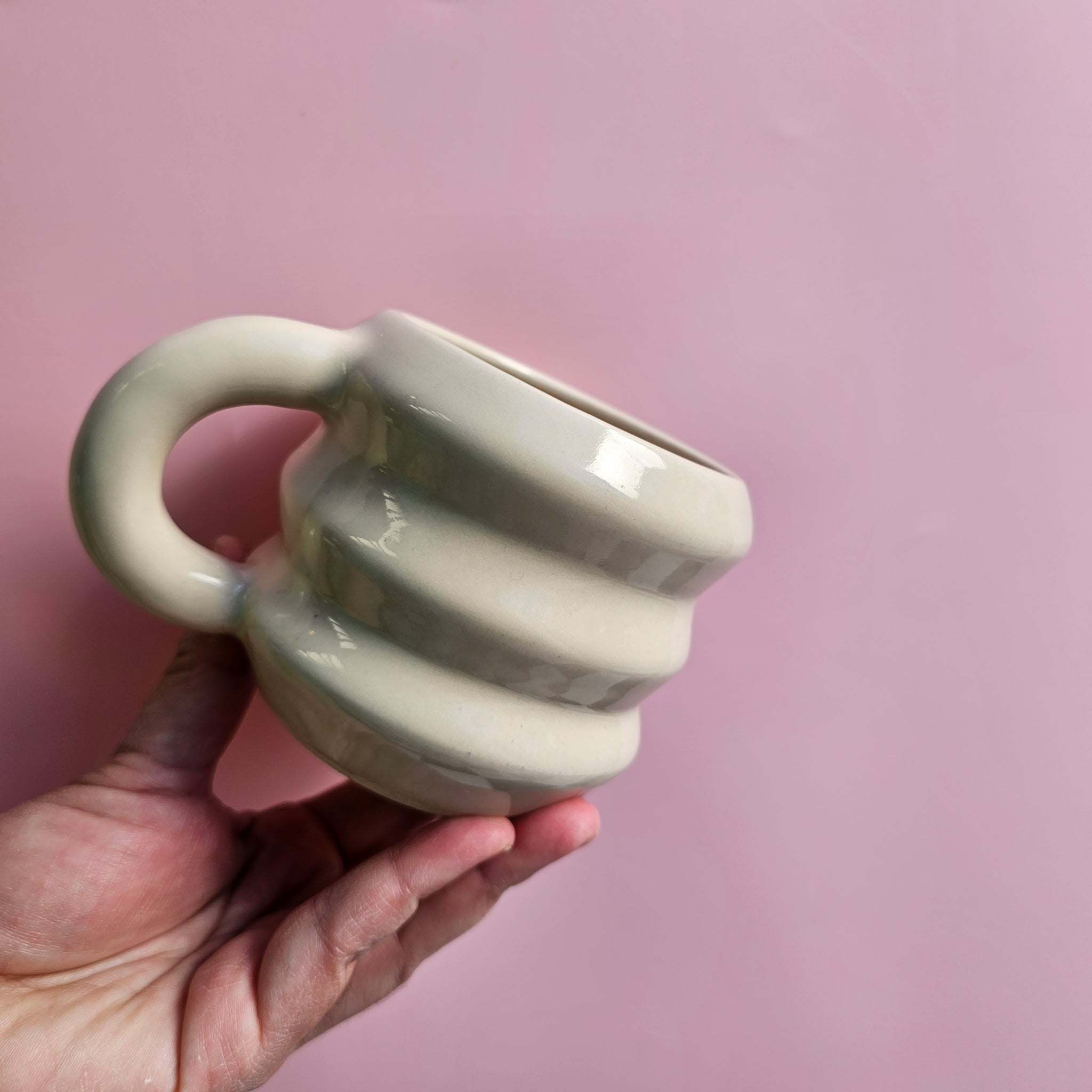 CRÈME ZIGZAG MUG!