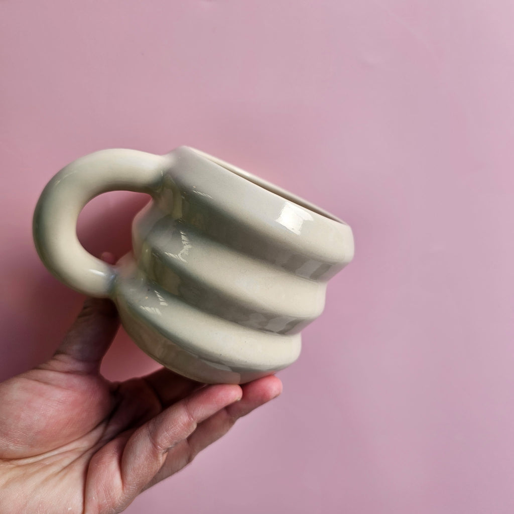 CRÈME ZIGZAG MUG!