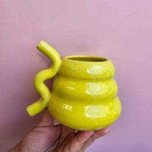 CHARTREUSE SPECKLED SQUIGGLE CHUBBY MUG