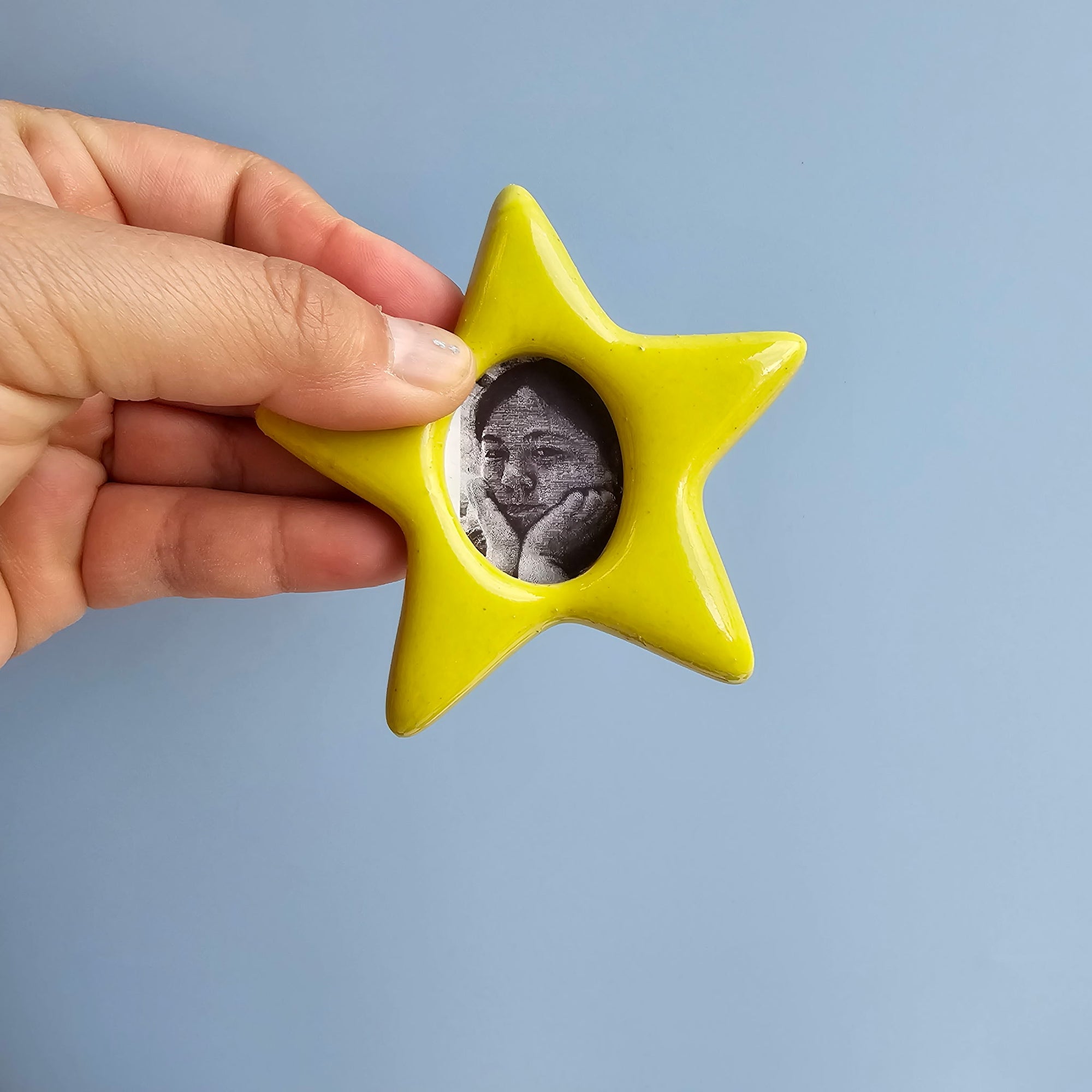 CHARTREUSE MINI STAR OVAL PORTAL FRAME!