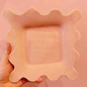 *SECONDS* PINKY SQUARE SQUIGGLE PLATE