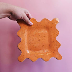 CARROT SPECKLED SQUARE SQUIGGLE PLATE