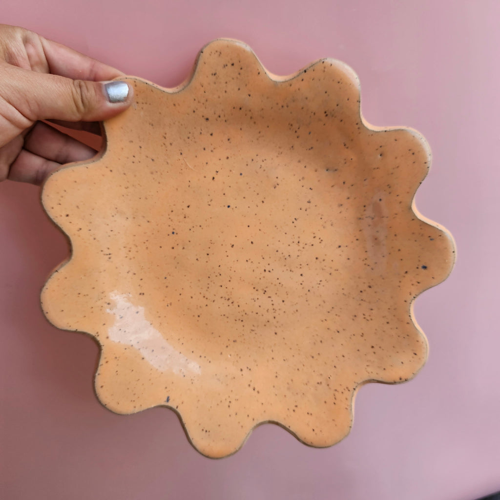 PEACHY SPECKLED BLOOM PLATE