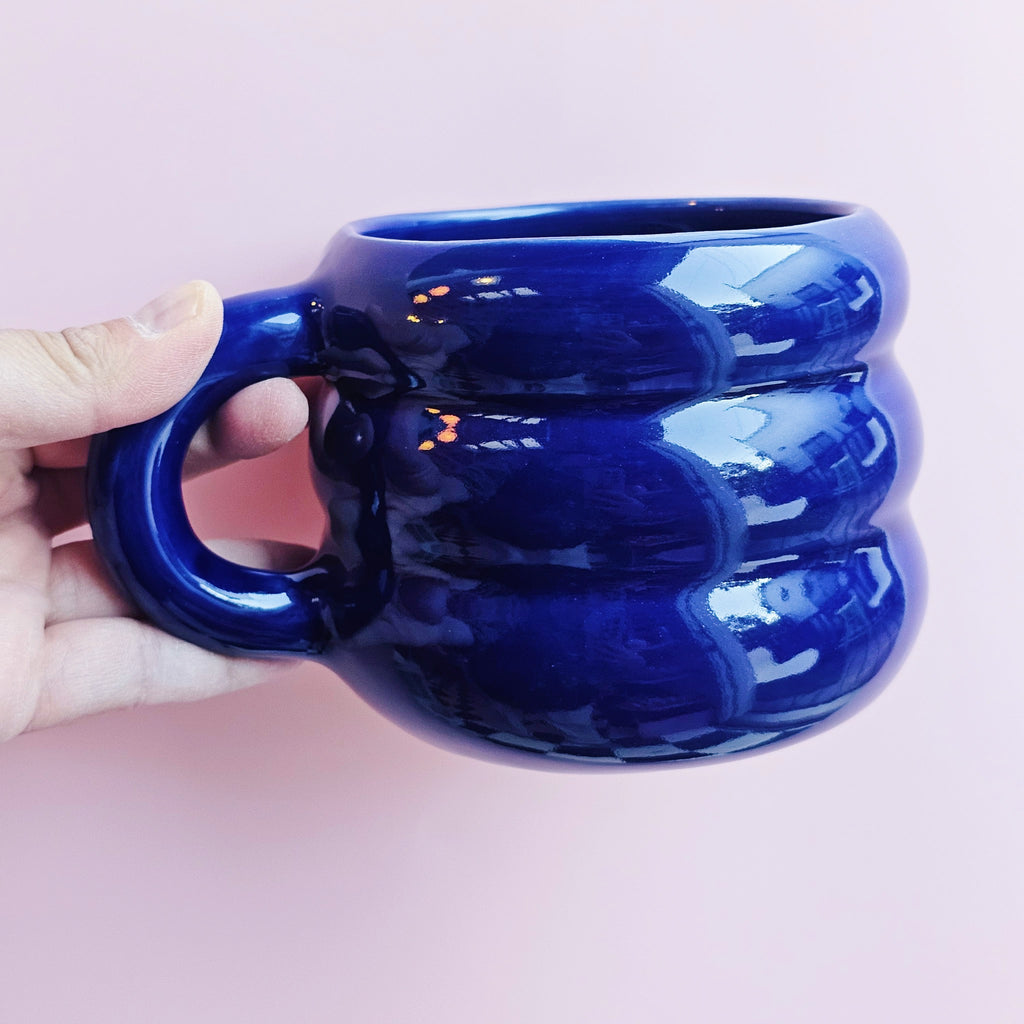 BLUE GLASS JUMBO TRIPPY MUG