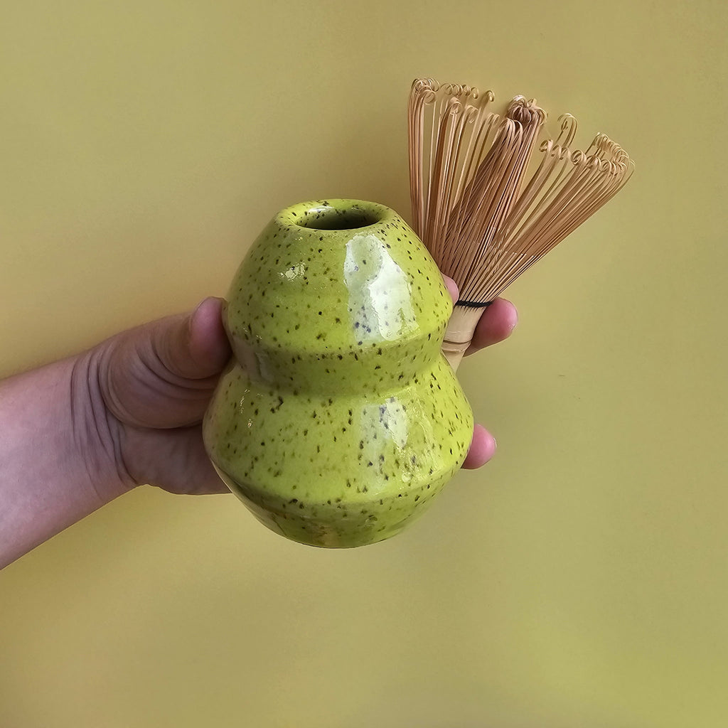 CHARTREUSE SPECKLED ANGLE MATCHA WHISK HOLDER