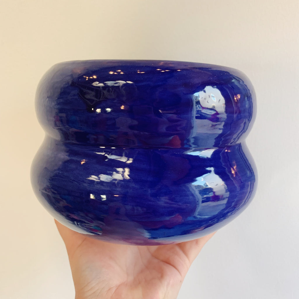 BLUE GLASS VENUS PLANTER