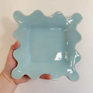 BLUE SKY SQUARE SQUIGGLE PLATE