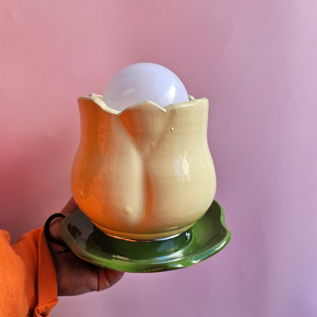LEMON PIE TULIP LAMP!